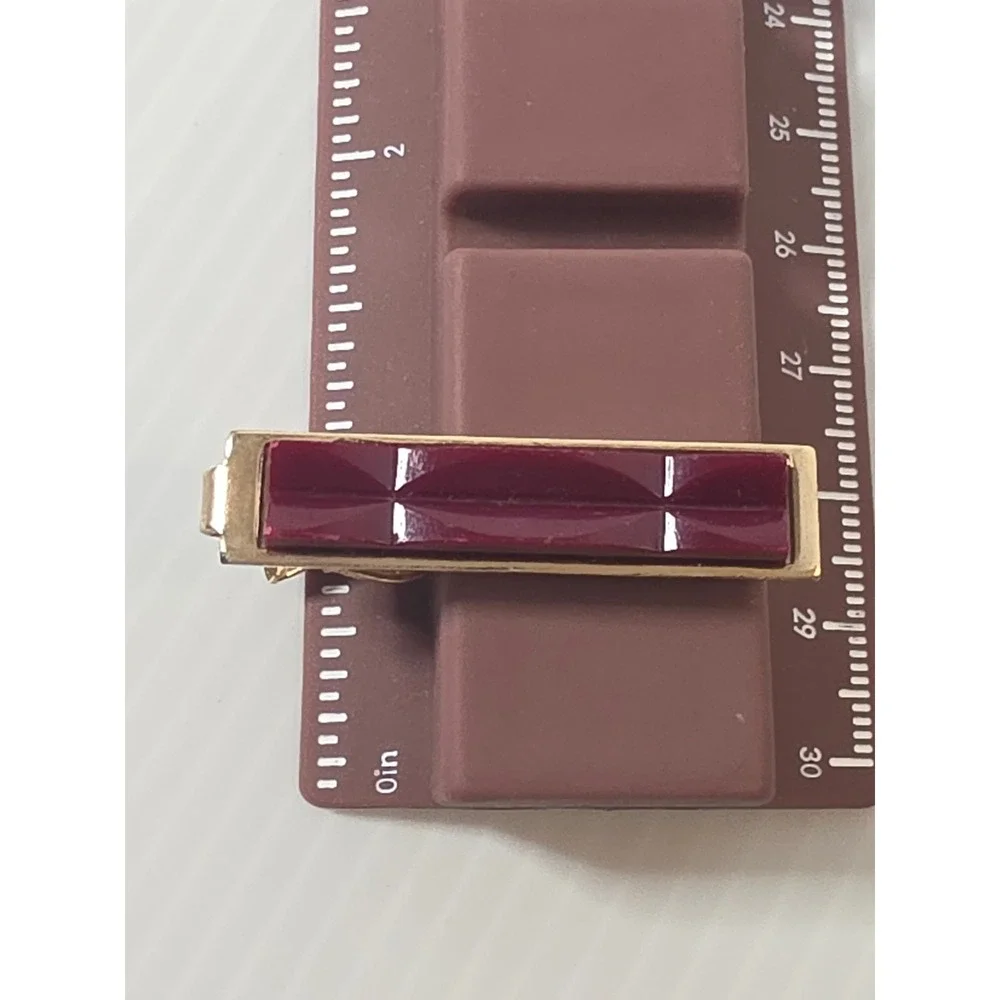 Unbranded Tie Clip OS Maroon Fair Vintage Gold Tone Geometric Bar Accessory